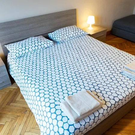 Ponte Mosca Apartment *